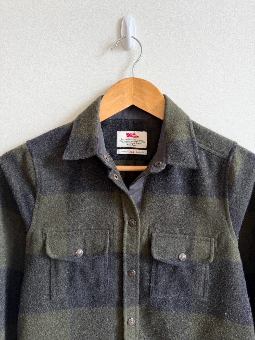 FJALLRAVEN • Canada Shirt in Deep Forest-Dark Grey - Picture 5 of 14